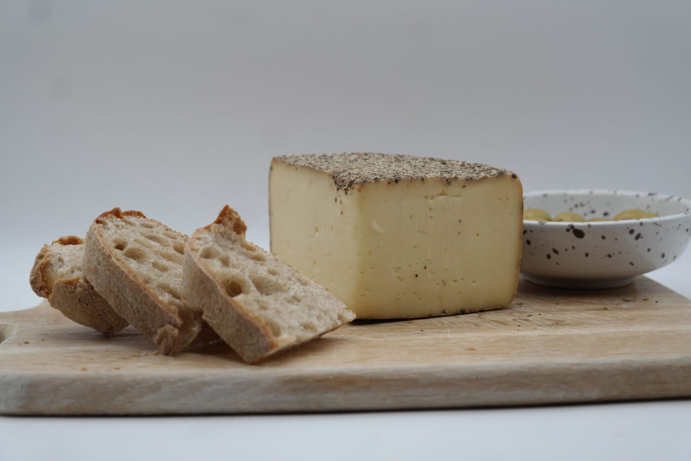 Fromage Tome Au poivre Cédric Descloux, 325 grammes