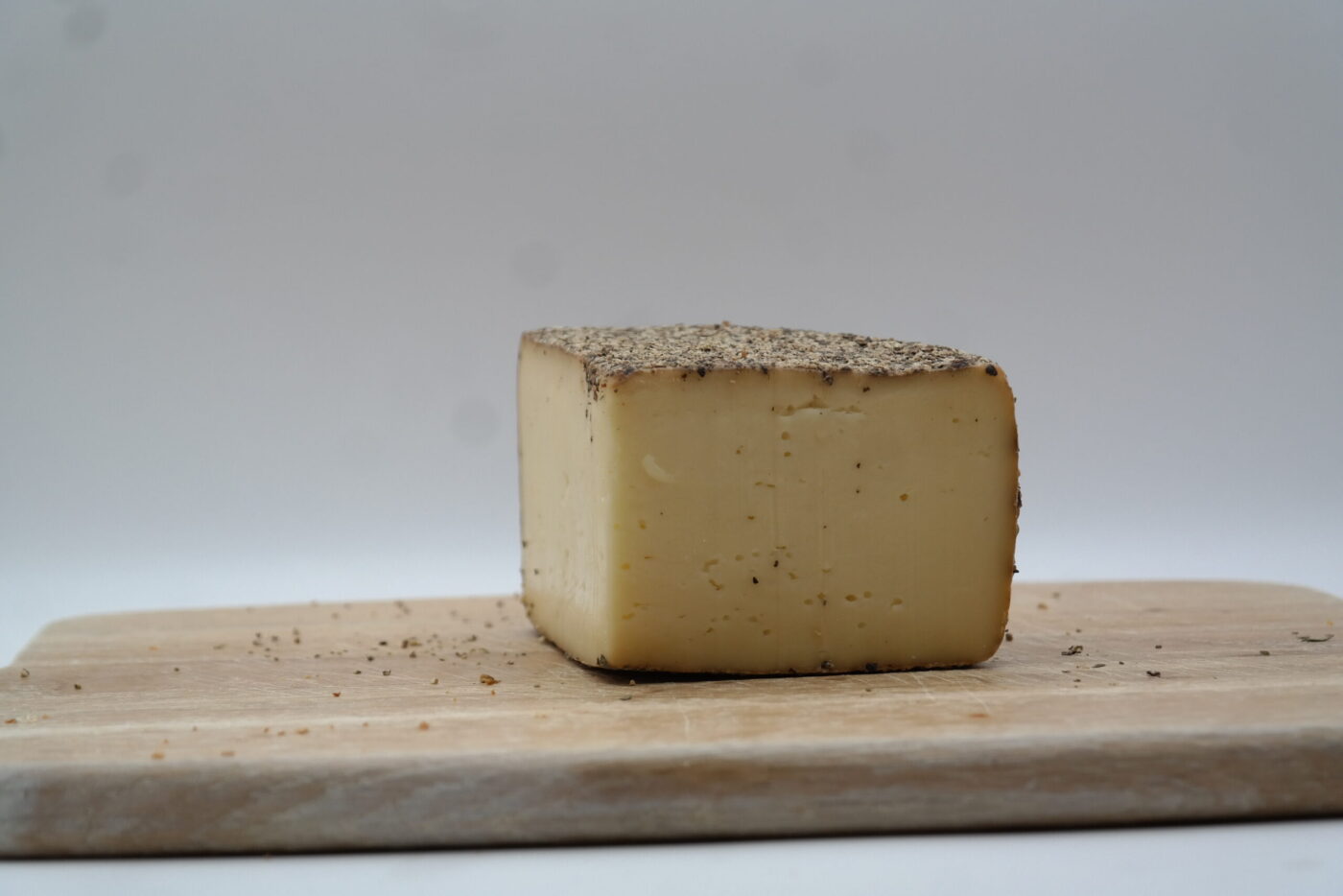 Fromage Tome Au poivre Cédric Descloux, 325 grammes